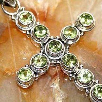 Cx 3182c croix crucifix chretienne peridot 60mm 30x45mm bijou argent 925