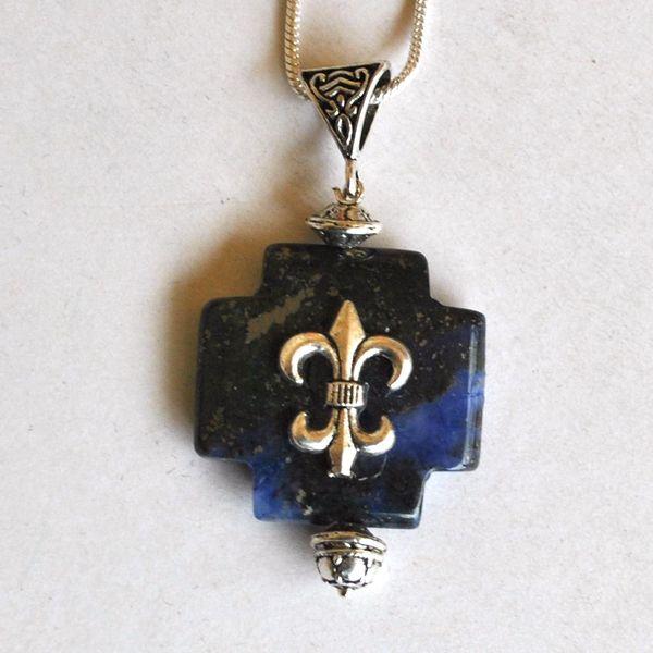 Lpc 040 pendentif chaine croix lapis lazuli 25x25mm 25gr fleur lys 1