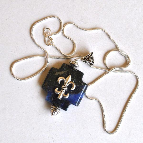Lpc 040 pendentif chaine croix lapis lazuli 25x25mm 25gr fleur lys 3