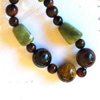 Ot 7999 collier sautoir oeil de tigre jade noir 65gr 15x20mm 1 