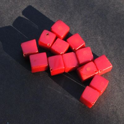 Pcr 051 4 perles corail cubiques 9x9mm 28gr achat vente loisirs creatifs