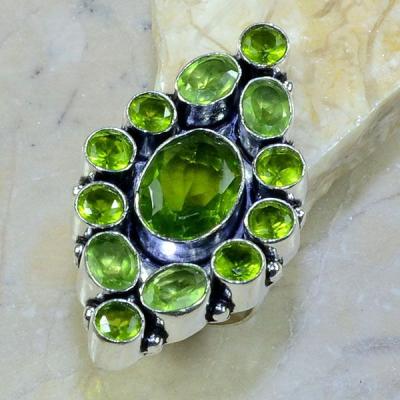 A-PER-089 - Grosse BAGUE T 58 avec 13 PERIDOTS - 65 carats 13 gr - argent 925