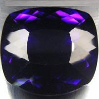 Pta 048a amethyste carree 37x35x18mm 148carats uruguay pierre semi precieuse